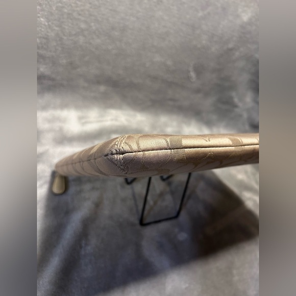 Coach Poppy Monogram iPad / Tablet Protective Sleeve - Picture 10 of 13